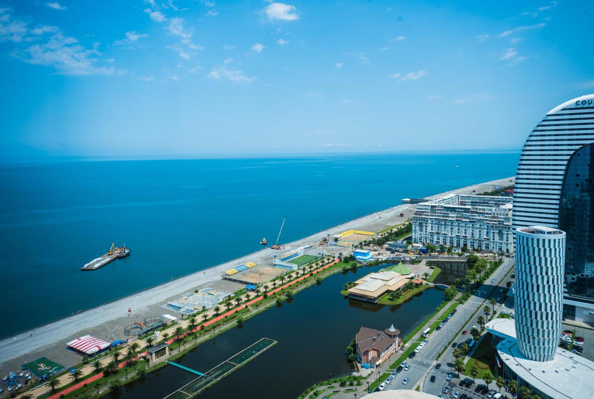 Orbi City Center Sea View Aparthotel Batoemi Buitenkant foto