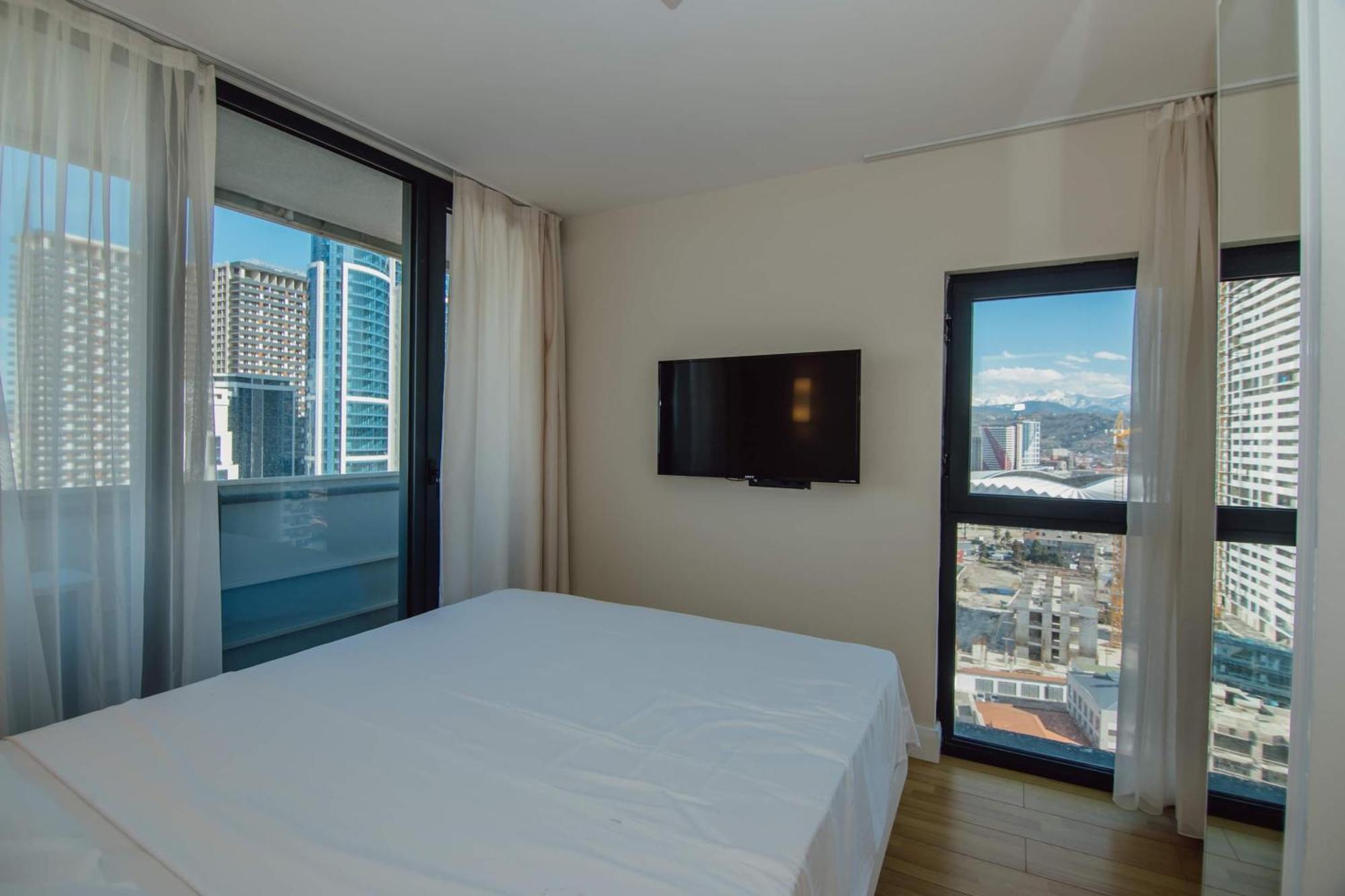 Orbi City Center Sea View Aparthotel Batoemi Buitenkant foto