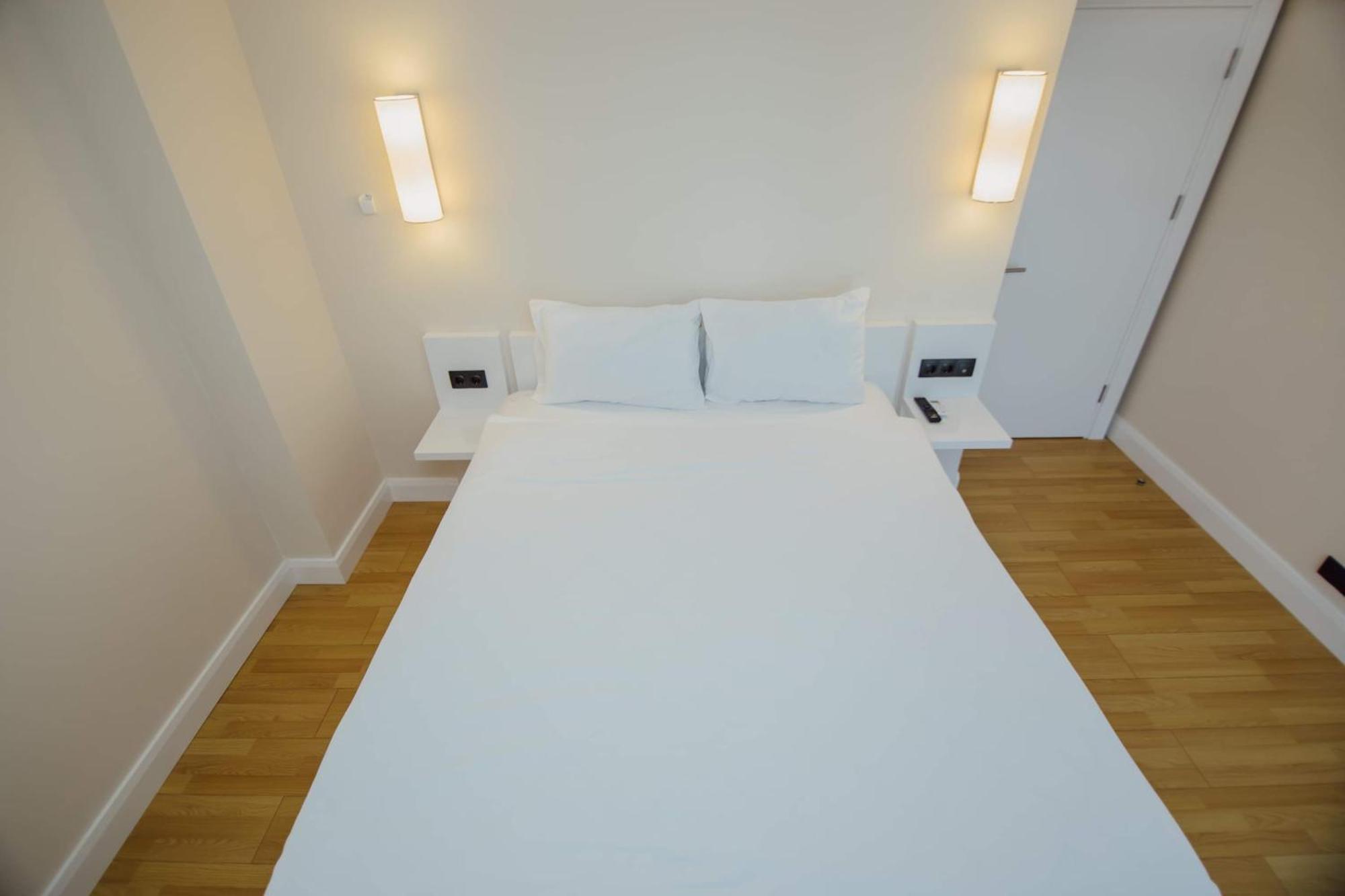 Orbi City Center Sea View Aparthotel Batoemi Buitenkant foto