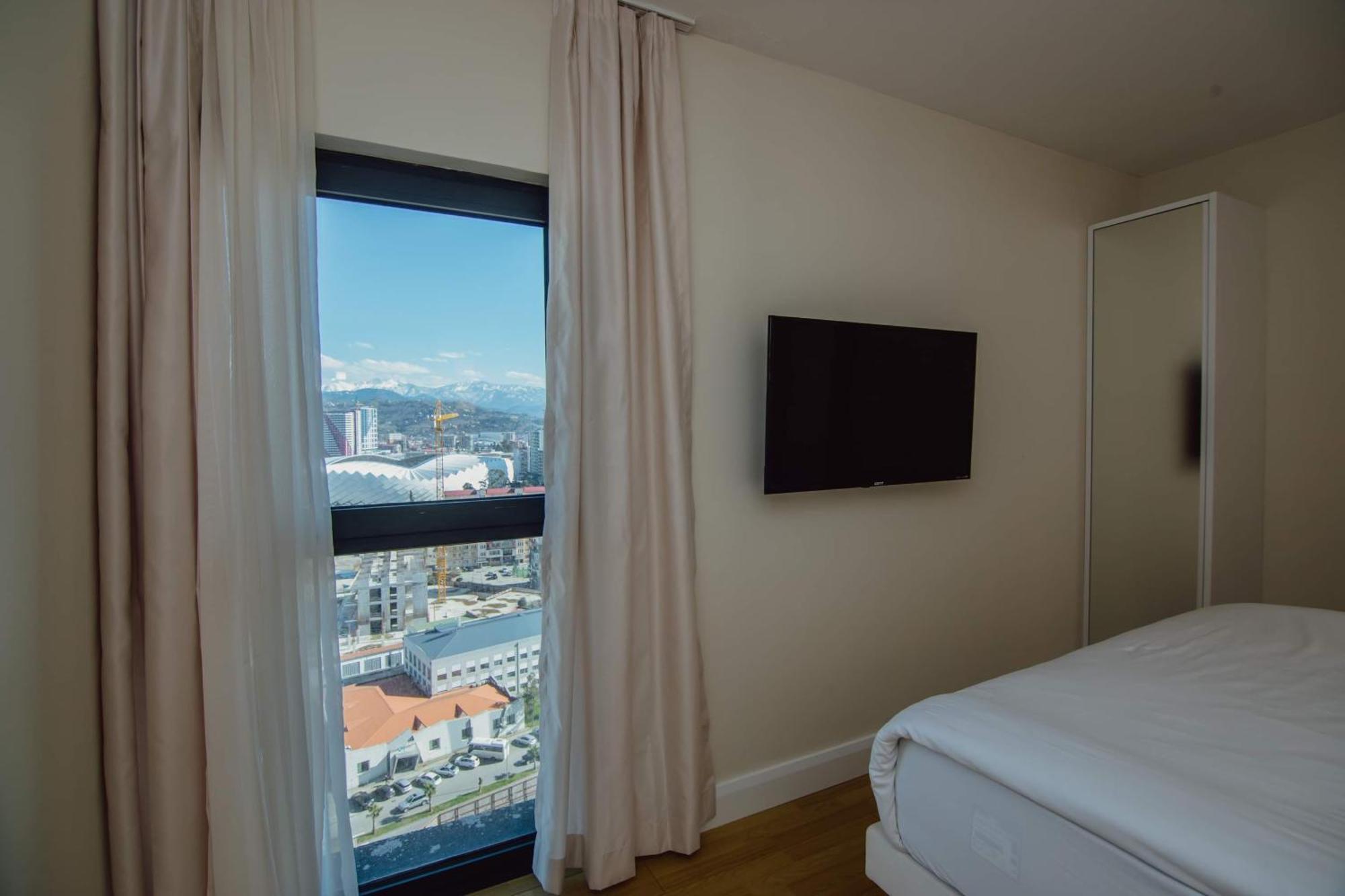 Orbi City Center Sea View Aparthotel Batoemi Buitenkant foto