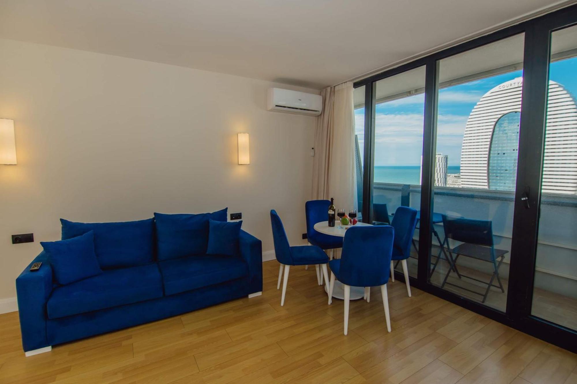 Orbi City Center Sea View Aparthotel Batoemi Buitenkant foto