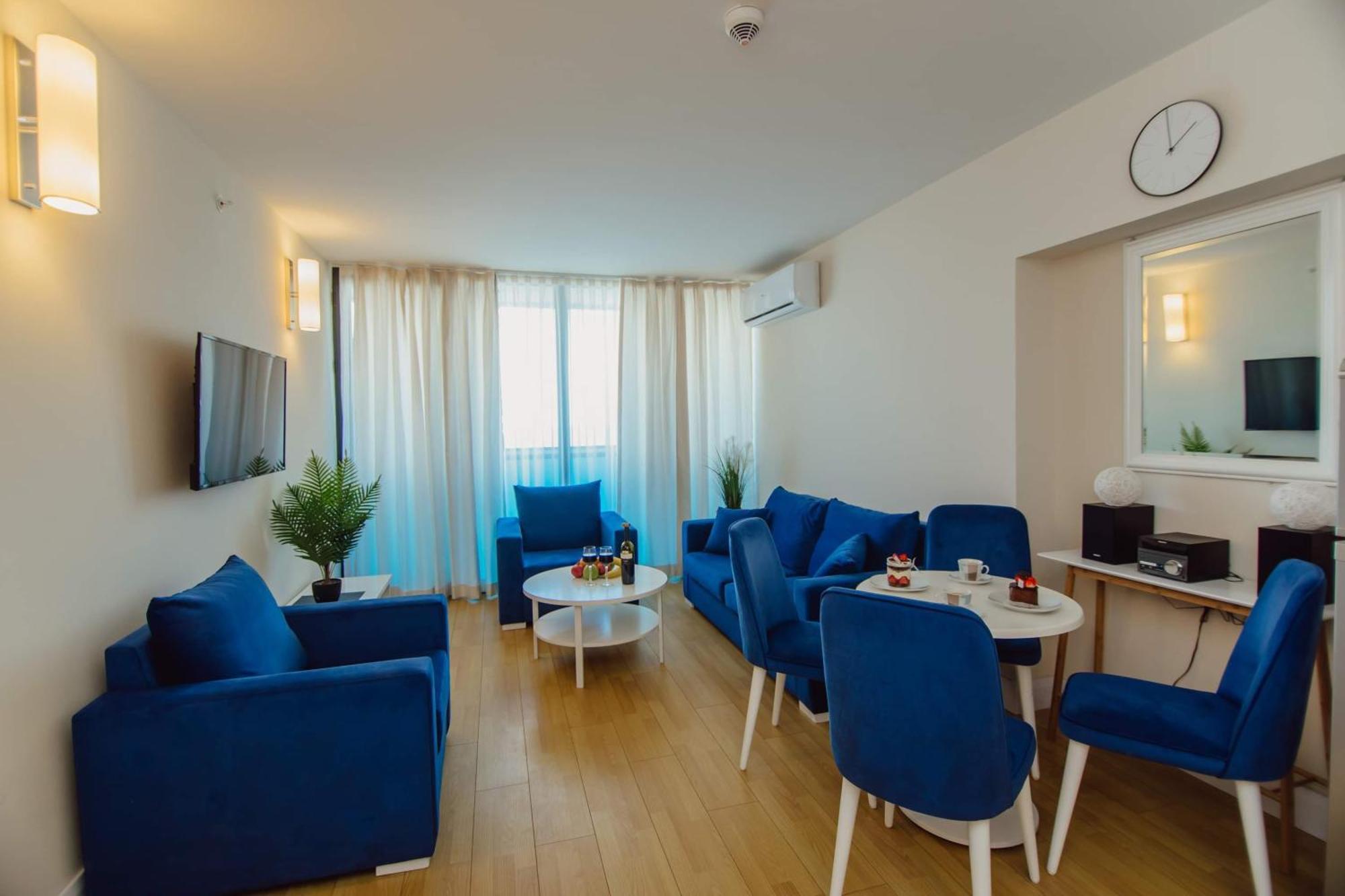 Orbi City Center Sea View Aparthotel Batoemi Buitenkant foto