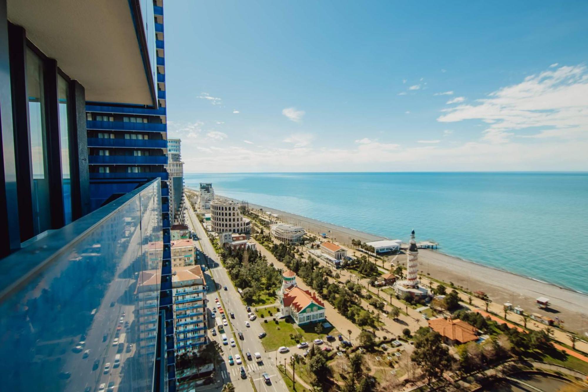 Orbi City Center Sea View Aparthotel Batoemi Buitenkant foto