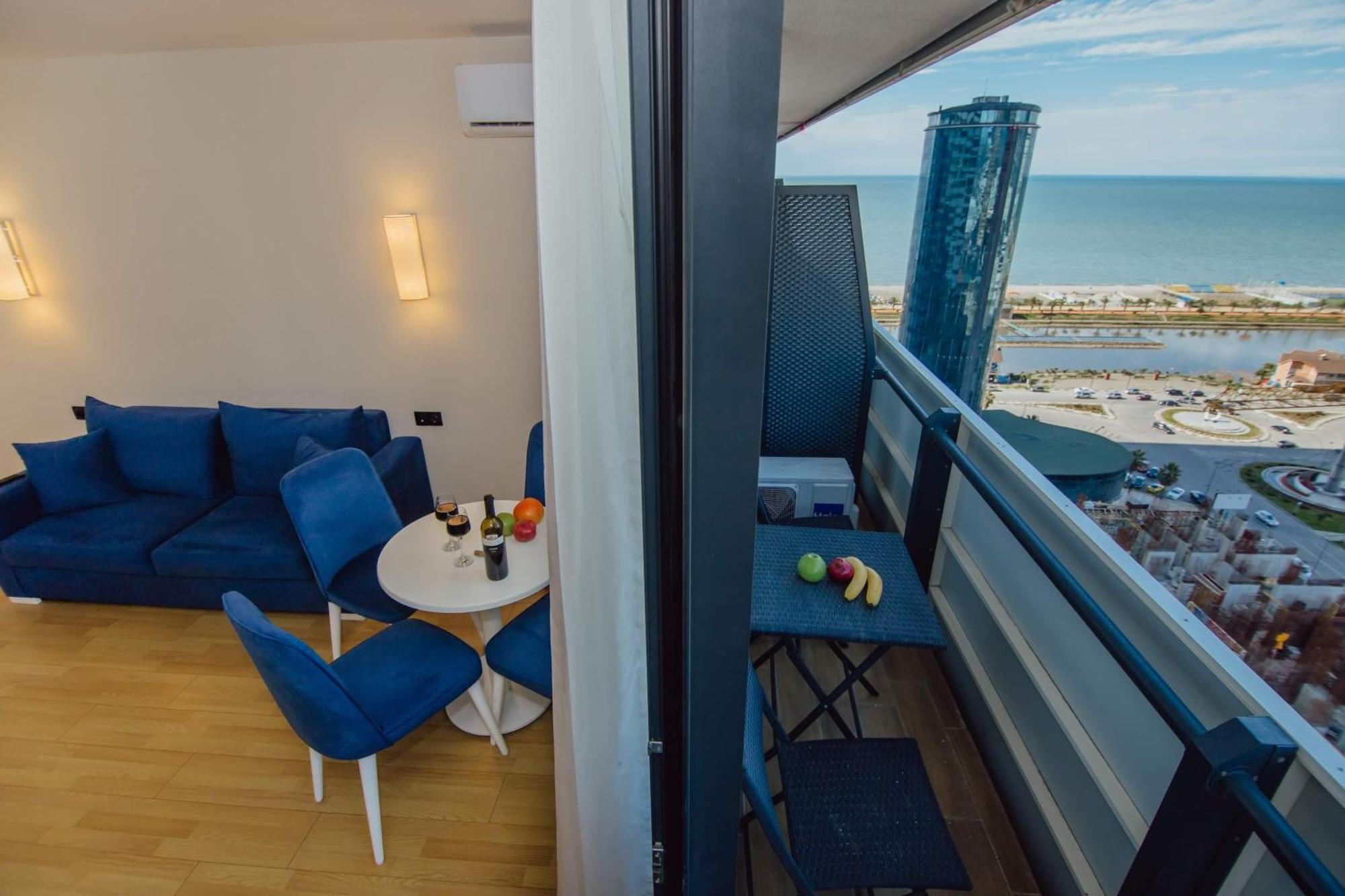 Orbi City Center Sea View Aparthotel Batoemi Buitenkant foto