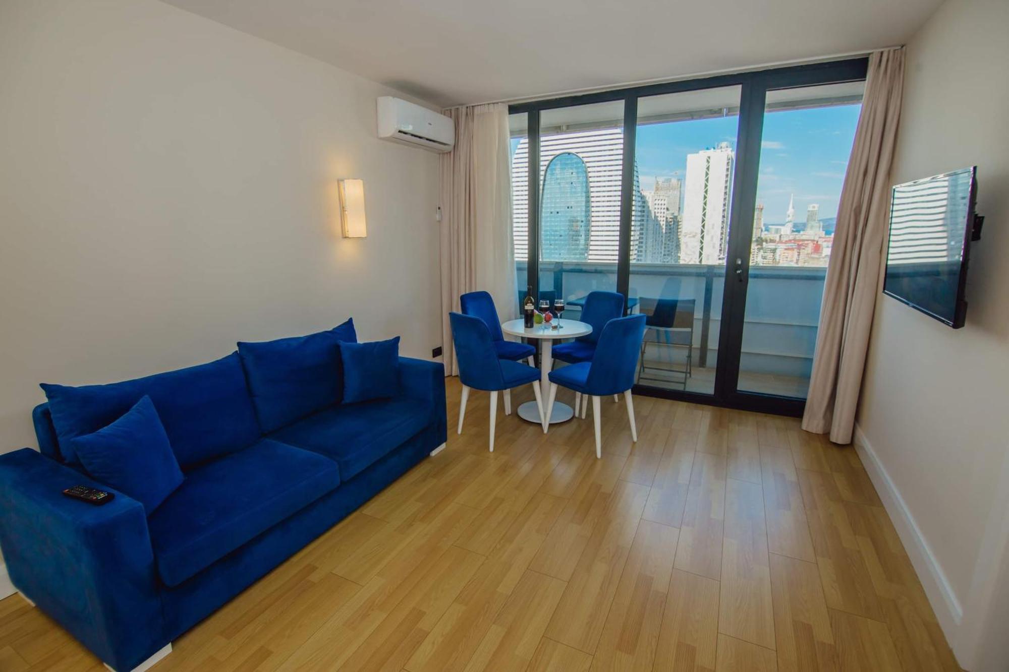 Orbi City Center Sea View Aparthotel Batoemi Buitenkant foto