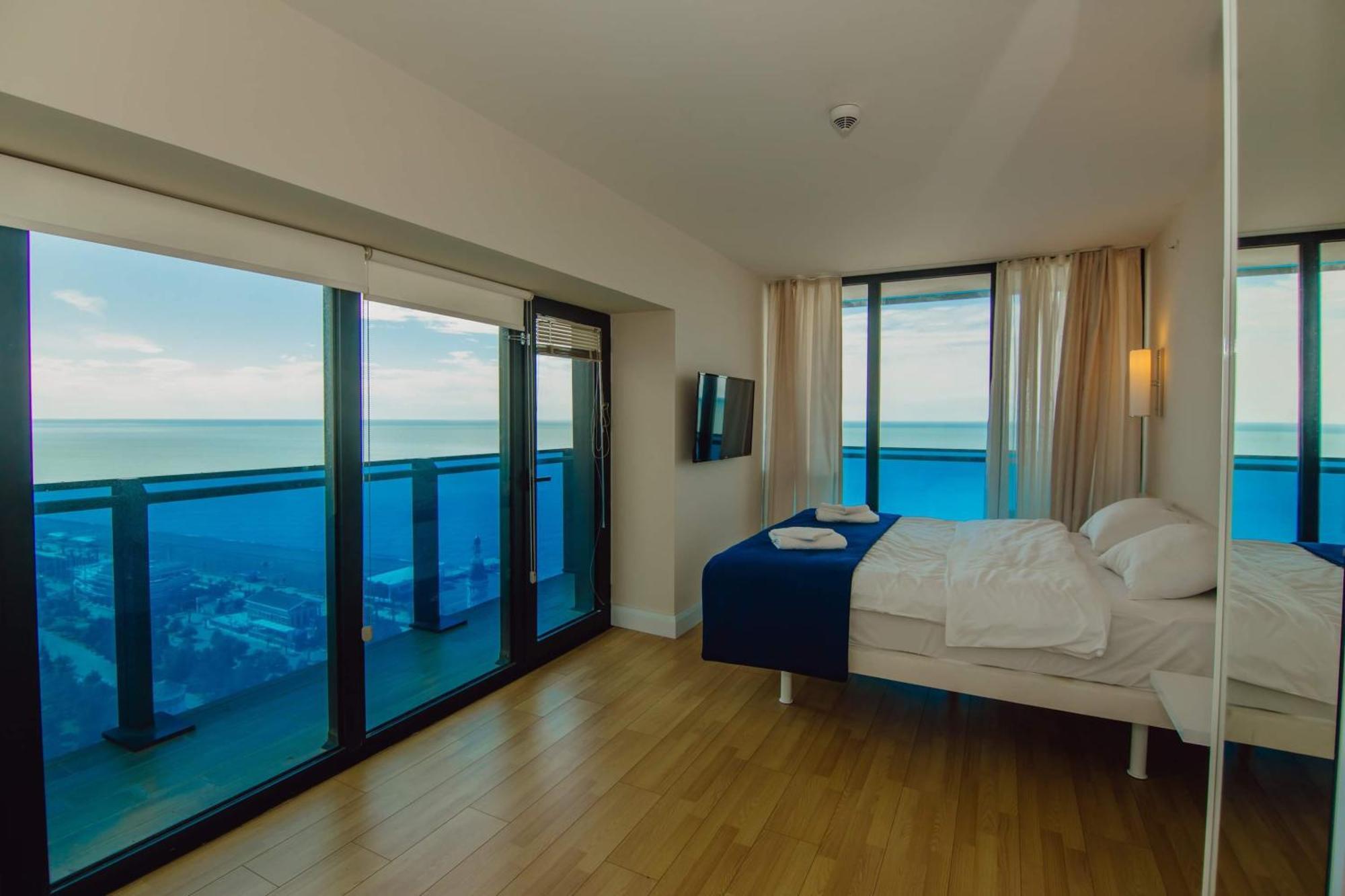Orbi City Center Sea View Aparthotel Batoemi Buitenkant foto