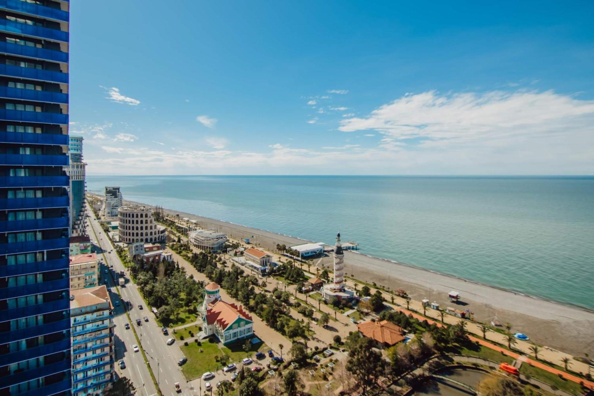 Orbi City Center Sea View Aparthotel Batoemi Buitenkant foto
